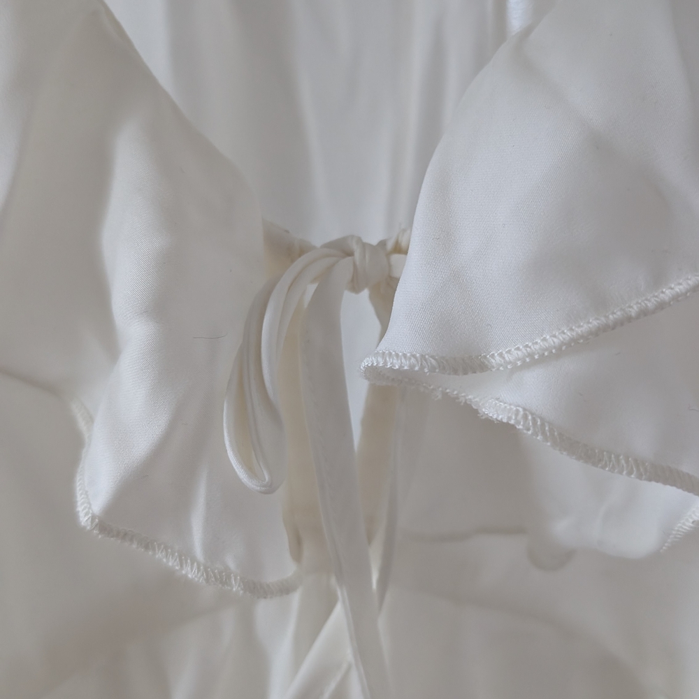 Old Navy White Ruffled Blouse - Picture 4 of 4